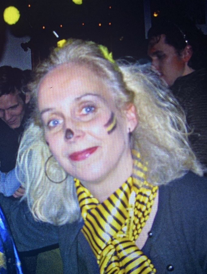 Annabaesle's tweet image. Ho Narro … und eine glückselige Fasnet!

#ThroughbackThursday ( ca 100 Jahre alt!) am #Schmotzigen .

Guten Morgen!