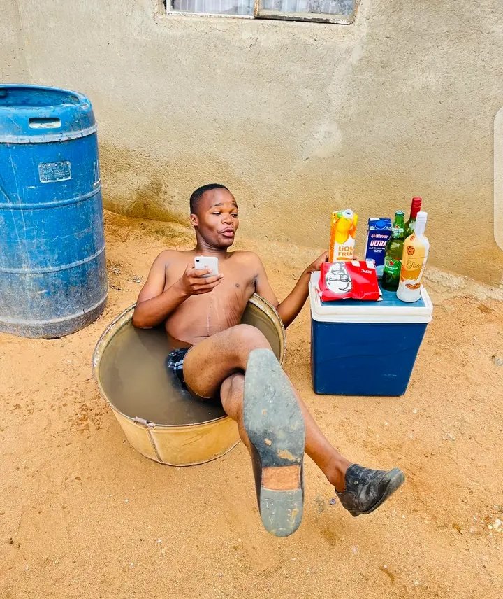 Me this morning, having combined the tickets of <a href="/Gglory_official/">God's glory investments</a> ,<a href="/ug_aggie/">Queen Aggie 🇺🇬</a> and <a href="/bread_odd2/">Daily Bread Tips🍞😋NBA🤴</a> 🤗. Basketball punters served us well.