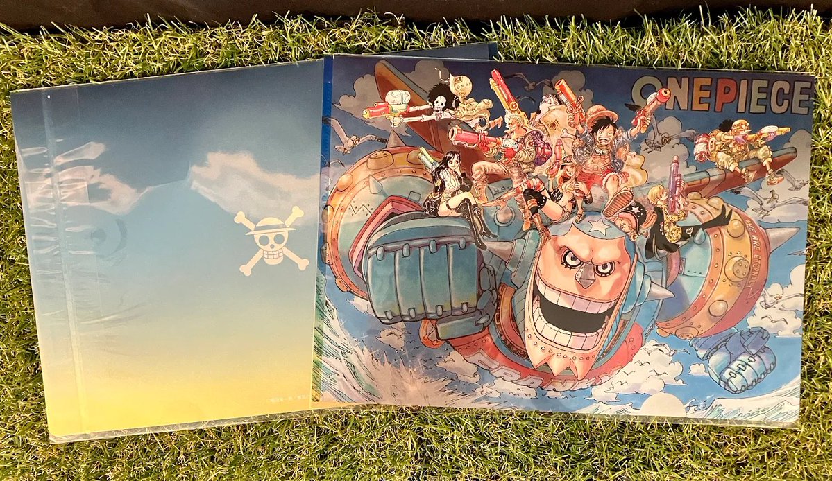 新商品】 『ONE PIECE』メタリッククリアファイル 660円(税込) 好評