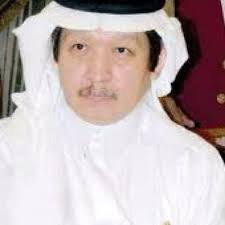 الأصدقاء بالطائف
الأصدقاء اللطائف وعمق العواطف

أحمد الله تعالى كثيرًا أن اكرمني وأنعم عليّ بعمل ينقلني في الصيف من مكاني في مدينة الرياض، إلى مدينة تعانق السماء وتهواها الأنفس والأرواح لتنتعش، ويطيب المقام فيها، لينسيك صيفها العذب والمنعش والمعتدل، ماسواها، وتعيش في صيف رائق،