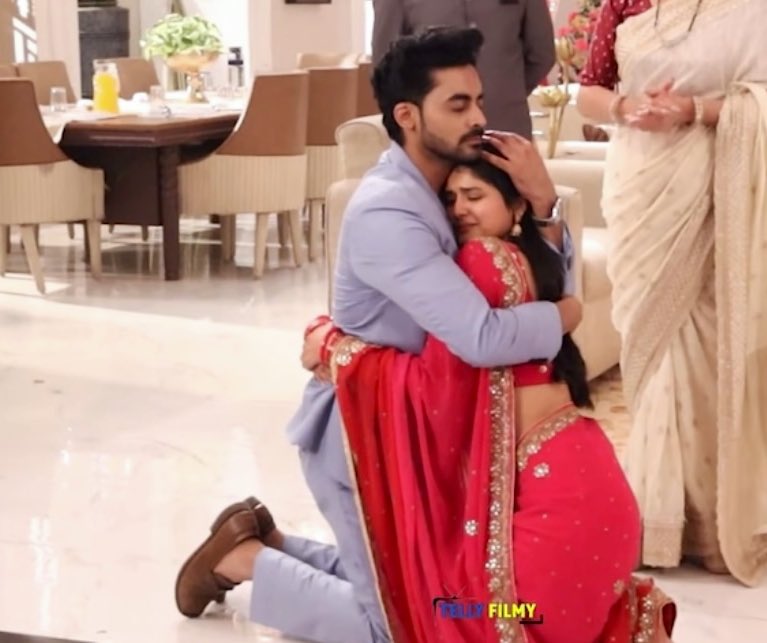 ShashiU10's tweet photo. Hug Day 🥹❤️🤗

#MaanaKeHumYaarNahi #KriShi #MKHYN https://t.co/699xVGKUDX