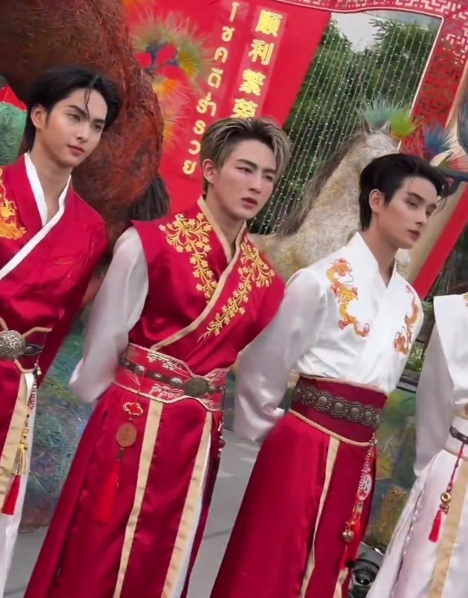 ลีอา        ต้าเหนิง        ตงหยาง
คือรอไรท์มาอัพฟิคทุกวันเลย5555555