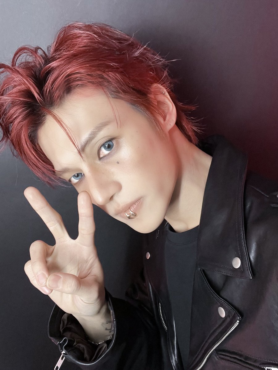 ATEEZofficial's tweet image. [📷] #내그내얼 Behind Photo 

뼈도 잘생긴 퇴폐 섹시 왕자
닉우영 등장이요 🦊✨

#ATEEZ #에이티즈 #WOOYOUNG #우영
#GOLDENHOUR_Part4 #Adrenaline