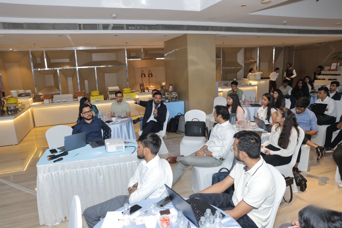 Niveshaay tweet media