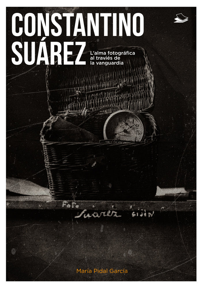 maria_pidal's tweet image. la obsesión pol fotógrafu Constantino Suárez llevome a llugares raros a altes hores de la madrugada, pero creo que too merecio la pena por tener esti llibru ente les manes 

gracies a @LaSemeya_Ed por confiar en mi y tamién a toles persones que m’aguantaron y m’apoyaron nesto💘