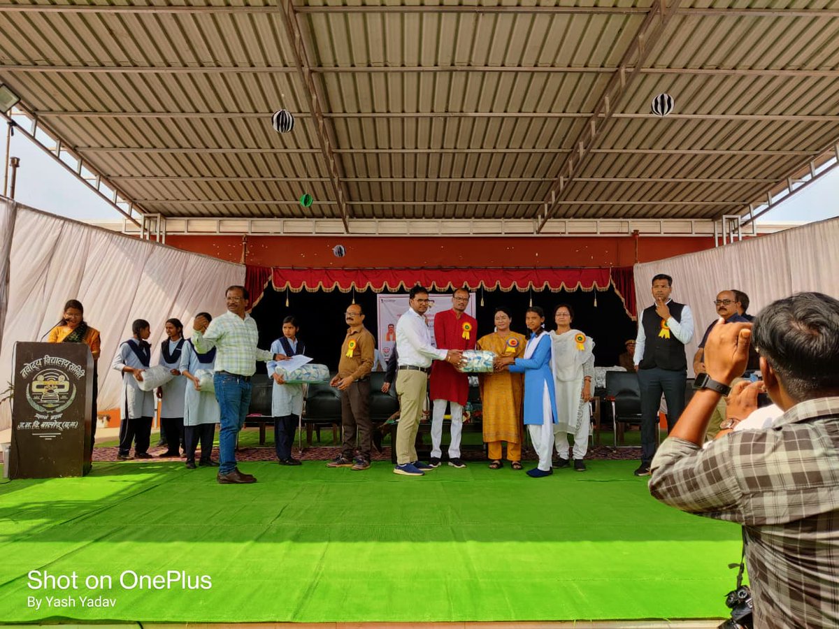 BalodJnv's tweet photo. FOOTBALL DISTRIBUTION  to the school of District Balod Under  Football for School Programmer By the FIFA . In this occasion Ms. Divya Mishra, Collector Dist Balod distribute the football to students of different schools. https://t.co/gxwmmAzZzT