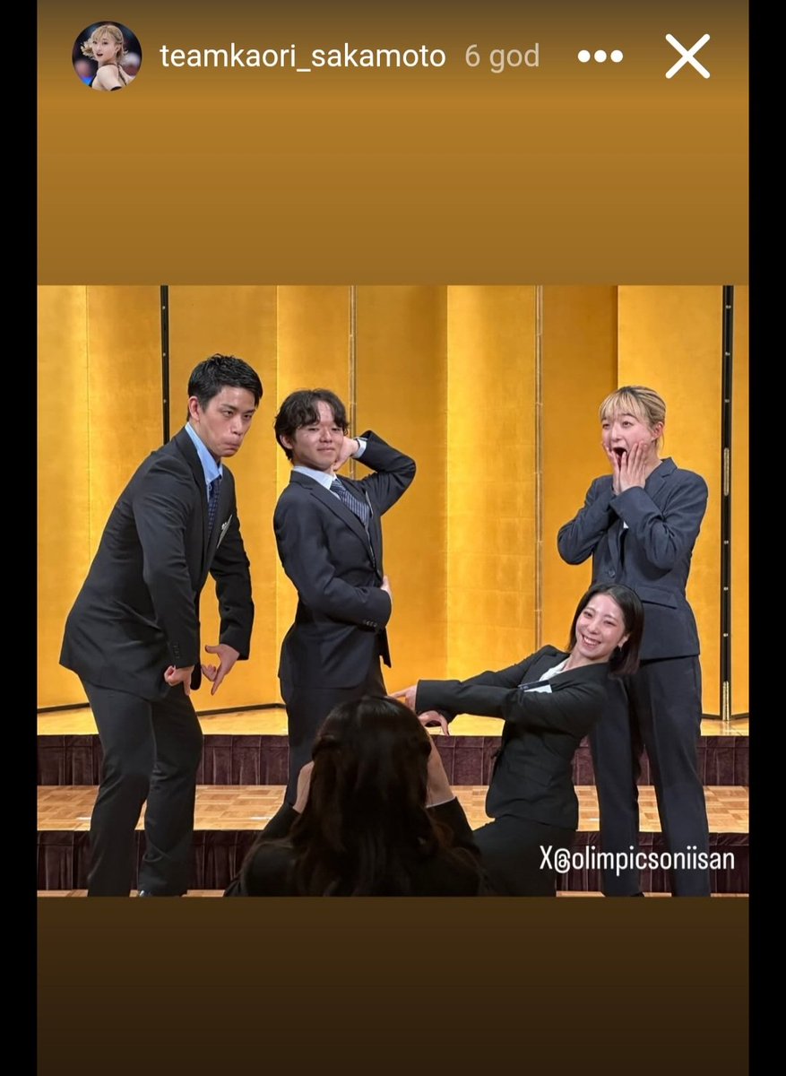 Oh. So this is some kind of inside joke/tradition for the Japanese Fab 4!
From the archives, credits to Skating and Team Kaori Sakamoto IG.