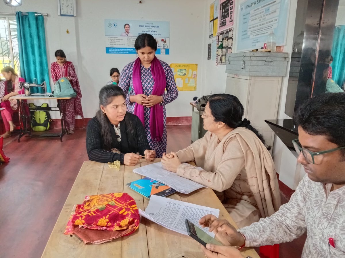 UBcoochbehar's tweet photo. Assessment Session of Garment Manufacturing course at Sitai Appdex, Sitai, Cooch Behar.
#SkillDevelopment #garmentsmanufacturing #PBSSD
#UtkarshBangla https://t.co/WEXRxxzz2V