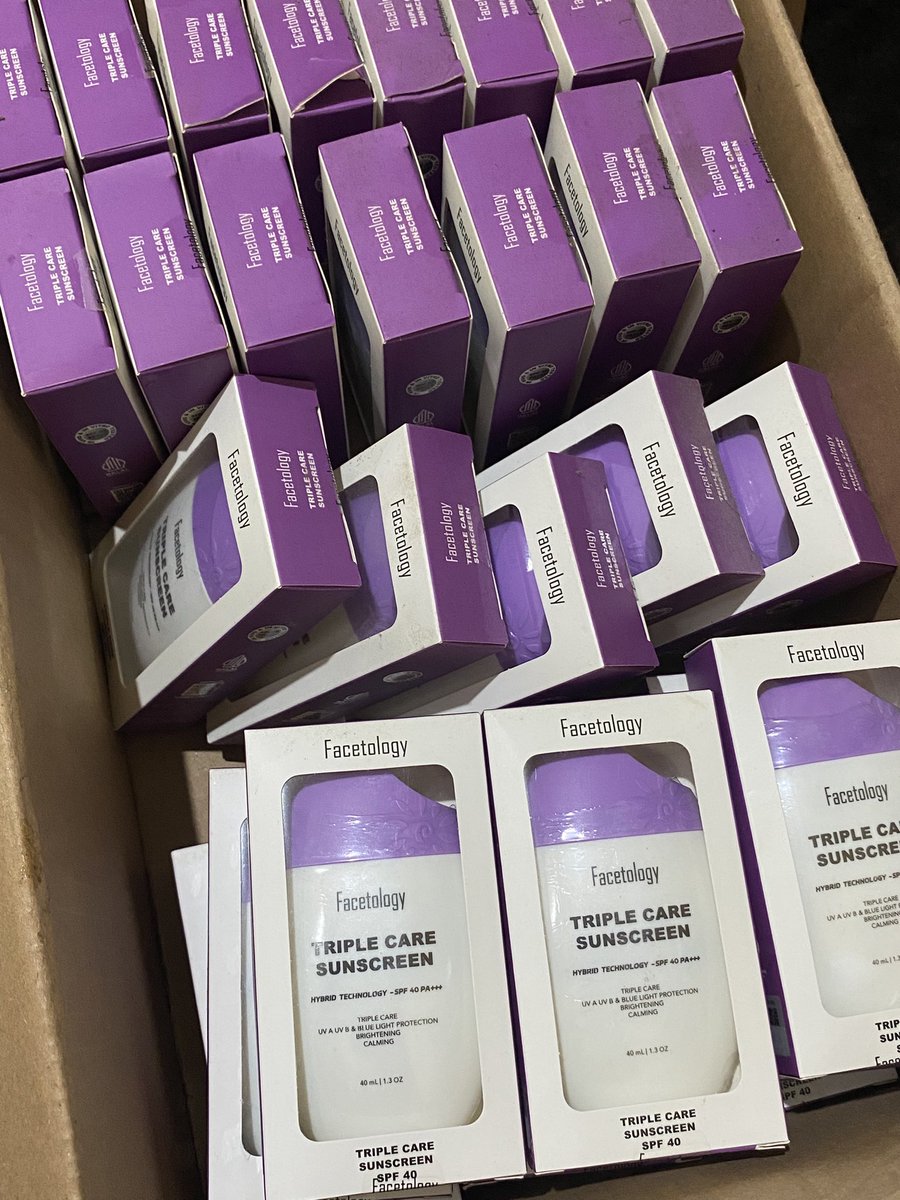 GIVEAWAY SUNSCREEN FACETOLOGY 
buat 1 orang  aja

syaratnya cuma rt &amp; like thread dibawah terus reply done disini

pemenang aku umumin 23:30 
nanti aku kirimin sunscreen facetology