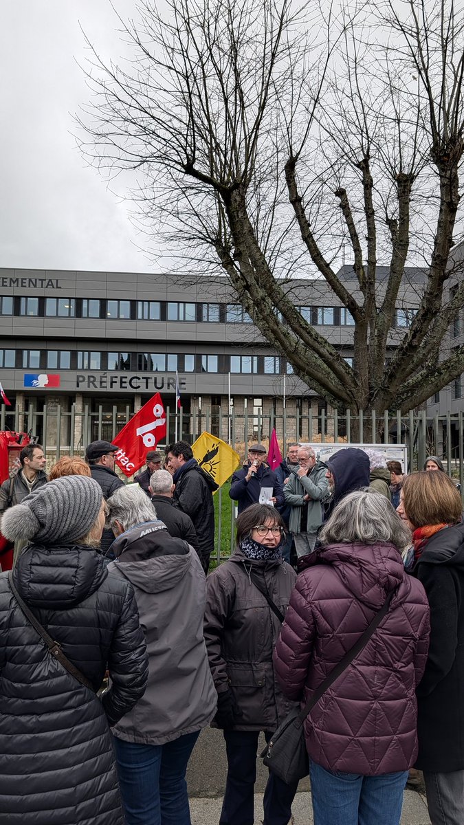 MLepvraud's tweet photo. 🟢 Des Côtes-d'Armor à Paris, la Loi Duplomb c'est toujours non !

Depuis plusieurs jours, une seconde pétition et de nombreuses mobilisations dénoncent le projet de réautorisation de l'acetamipride.

1/3 https://t.co/DgZm5uaN8t