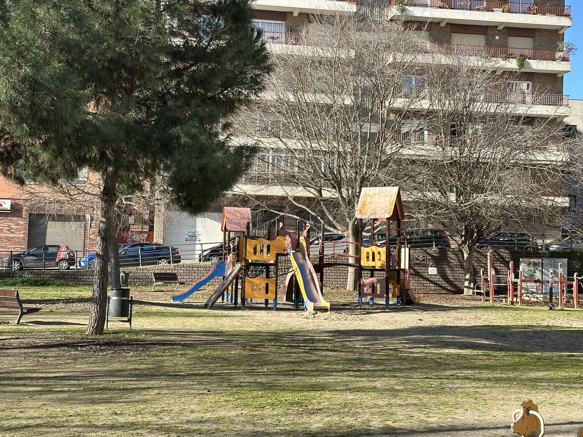 #laveudelalletjor: “jardins i parc infantil Ernest Lluch oberts. Sense mesures de control d’accés”

Per <a href="/flarrosa/">Fèlix Larrosa</a> anunciar és senzill, xupar càmera i endavant. Fer el que diu ja si de cas demà…

<a href="/emergenciescat/">Protecció civil</a> #VENTCAT #Lleida