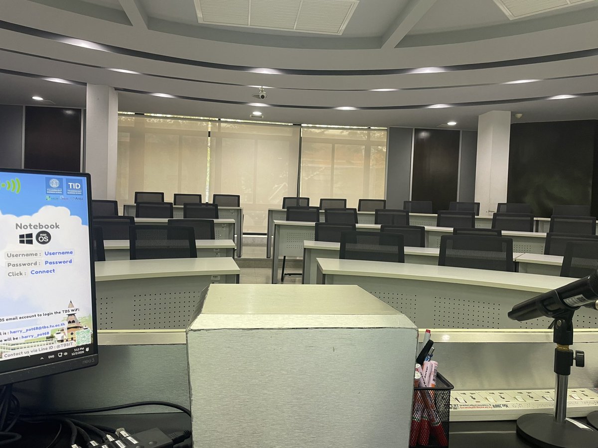 คลาสเล็กๆ แน่นะวิ 
อันนี้คือสอนเขียนโปรแกรมเด้อ 
สอนเขียนนิยายไม่กล้ารับงาน เพราะไม่รู้เหมือนกันว่าเขียนยังไงจะแมส ใครรู้ก็บอกที 5555