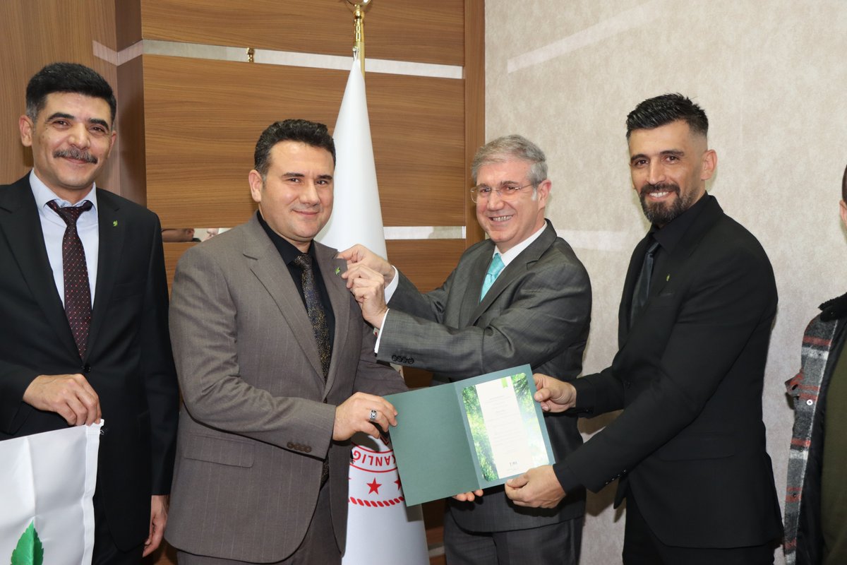 Kahtamegitim's tweet photo. TEMA Vakfı İl Temsilcisi Prof. Dr. Ahmet Çelik, Kahta Temsilcisi Ferit Güllü ve beraberindeki heyet, İlçe Millî Eğitim Müdürümüz Sn. Lütfü Başli’yi makamında ziyaret etti. https://t.co/xXrrBalibH