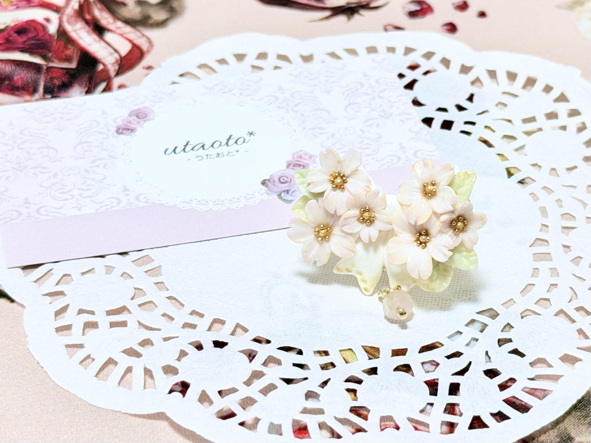 ❄️ロマアラお迎え品①❄️

💎リボンネックレス・ブローチ・リング:Piari様(<a href="/piaricapiari/">Piari🪡ビーズ刺繍</a> )

🍫イヤリング・リング:MERCI MEL様(<a href="/manastacian/">MERCI MEL メルシーメル　フェイクスイーツ　C17,18,19 ロマアラ</a> )

🕊️チョーカー:白鳩舎様(<a href="/sirokyusya/">白鳩舎</a> )

❤️タイツ:アビエタージュ様(<a href="/abilletage/">アビエタージュ</a> )

🌸リング:utaoto様(<a href="/humichou_utaoto/">utaoto*🌼</a> )