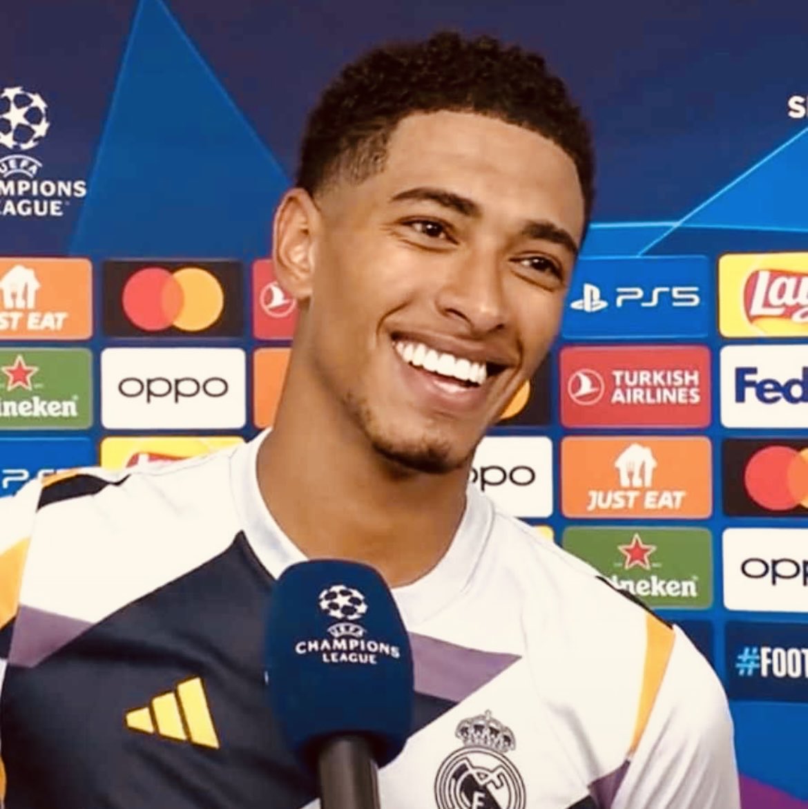 Un homme c’est virilité, bienveillance et une bonne dose d’humour.