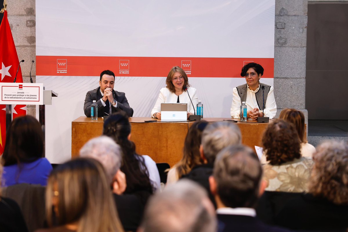 MA_GarciaMartin's tweet photo. La #ARRMI impulsa hoy la jornada “Prevenir para proteger”, centrada en la lucha contra la radicalización.

El excelente trabajo de sus profesionales hace posible que nueve de cada diez jóvenes que pasan por los centros de ejecución de medidas judiciales no reincidan en el delito. https://t.co/MNOdXwYcW7