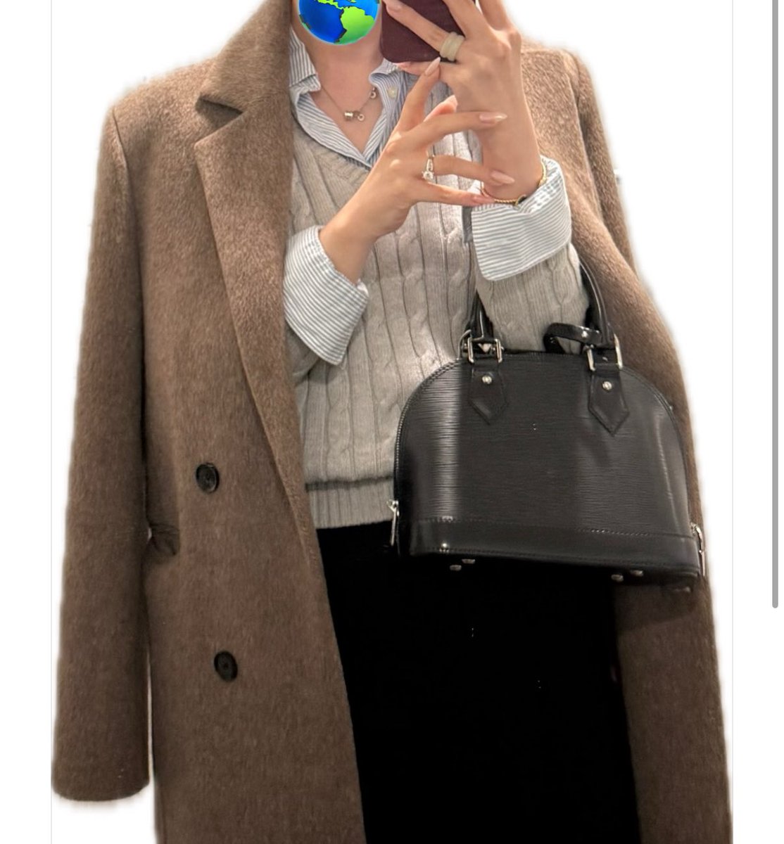 요즘 정말 아무렇게나 입고 다녀서 멀쩡한 사진이 이것 뿐이네