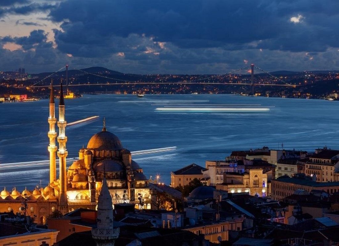 excursionturkey's tweet photo. Cross from Europe to Asia in under 5 hours! 🤯

Bosphorus Bridge, Beylerbeyi Palace, and the sweeping views from Çamlıca Hill—that’s the magic of Istanbul! 🇹🇷

Don’t miss this dual-continent experience: https://t.co/jTIbKTnAQ1

#Istanbul #TwoContinentsTour #Travel #VisitIstanbul https://t.co/xdgSpvzeMy