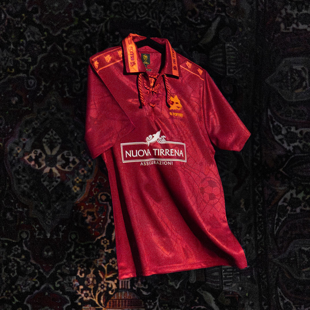 やっぱセリエの90年代から2000年代前半のユニは、レースアップが優勝だ