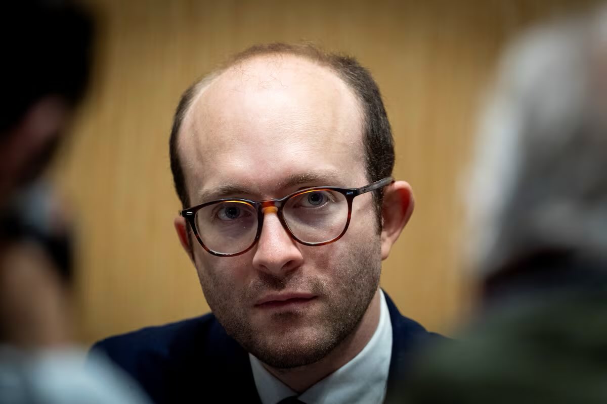 🔴🇫🇷 𝗔𝗟𝗘𝗥𝗧𝗘 𝗜𝗡𝗙𝗢 — Le président de la commission d’enquête sur l’audiovisuel public, Jérémie Patrier-Leitus (Horizons), est soupçonné d’ENRICHISSEMENT PERSONNEL via des fonds parlementaires.

En avril dernier, le député aurait reçu un courrier officiel signalant un