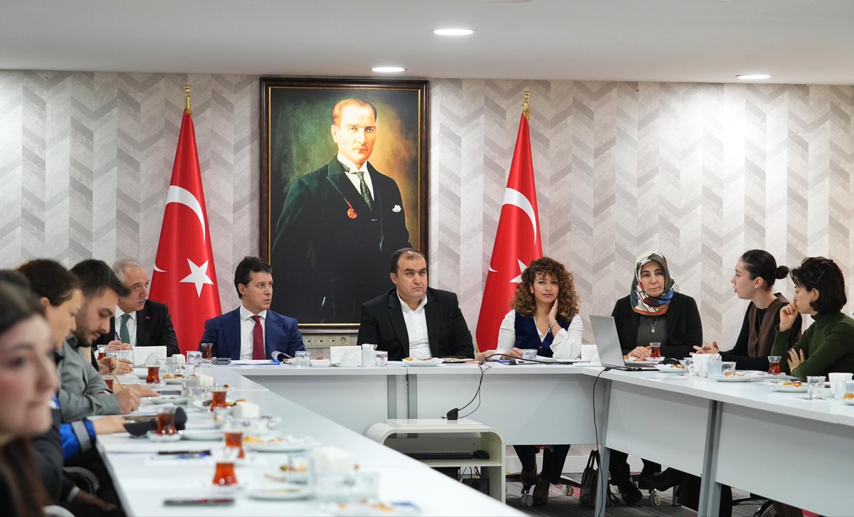 tcbesiktas_'s tweet photo. İlçe Uyuşturucu ve Bağımlılıkla Mücadele Koordinasyon Toplantısı, Etiler Mesleki ve Teknik Anadolu Lisesi Toplantı Salonu’nda gerçekleştirildi. Toplantıda kurumlar arası iş birliği ve önleyici çalışmalar değerlendirildi. https://t.co/2PqFQjVkIL