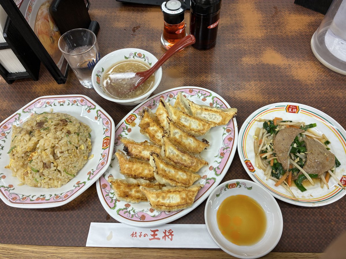 chinmi0910's tweet photo. ニラレバ食べに来た♩ https://t.co/3c0zrIP4SZ