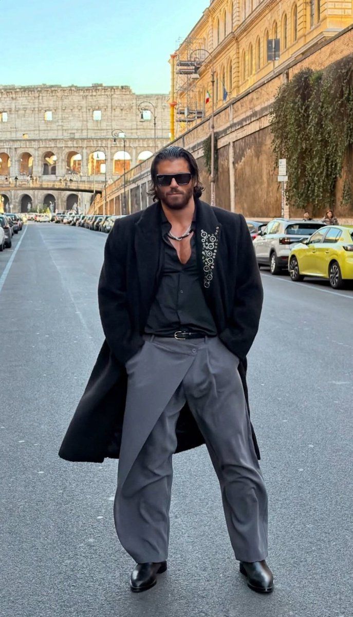 <a href="/amour_penelope/">Penelope_L' Amour</a> Buenos días Penélope 😘 
Feliz jueves!!!😊
I❤️ Can Yaman 
#CanYaman
#ElLaberintoDeLasMariposas
#ElTurco