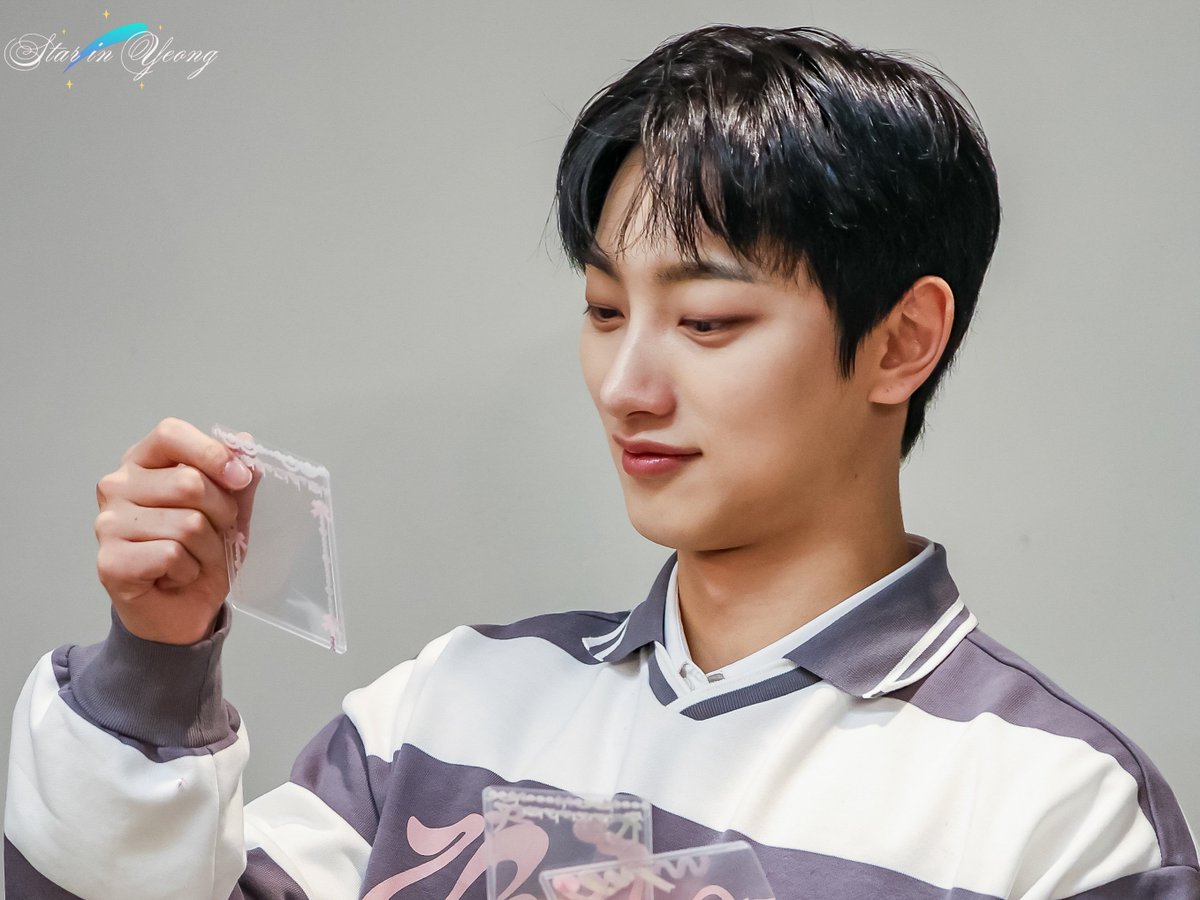 250212 퍼스트뮤직 이벤트

잘못해서 죄송합니다🧎🏻‍♀️（🤣

#영준이의눈에별을모으다

#배너 #VANNER #ベナー #VVS 
#영광 #안영준 #영준
#泳光 #安泳俊
#YEONGGWANG #ヨングァン
<a href="/VannerOfficial/">VANNER 배너</a>