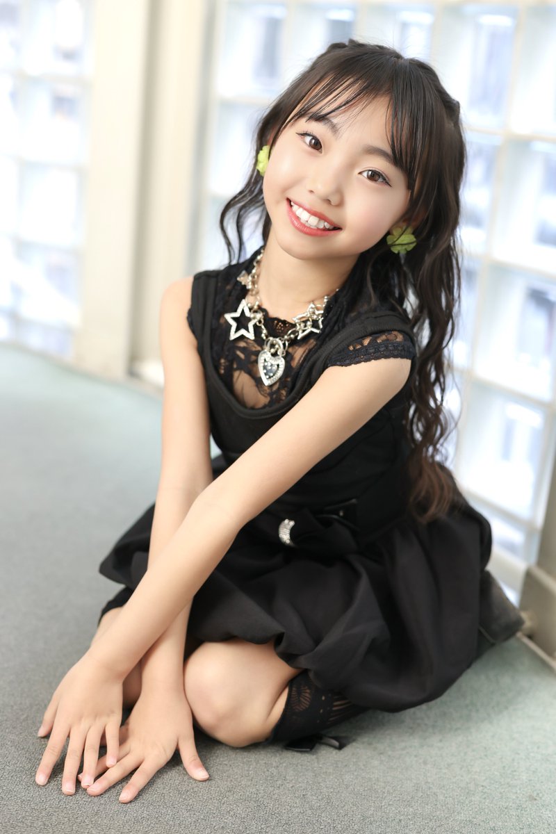 RT @onakasuita_ktn: RAD SUPERIORS COCOちゃん💚 物販秒撮