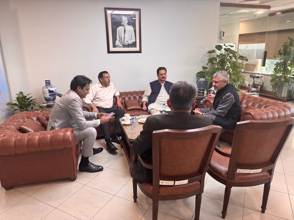 اسلام آباد: رکن قومی اسمبلی سردار نبیل احمد گبول کی چیئرمین نیشنل ہائی وے اتھارٹی سے ملاقات،

ملاقات میں لیاری کو میرانکہ کے مقام پر لیاری ایکسپریس وے سے ملانے داخلی اور خارجی راستے بنانے پر تبادلہ خیال۔
#PPP #NabilGabol #Lyari #NHA #LEW