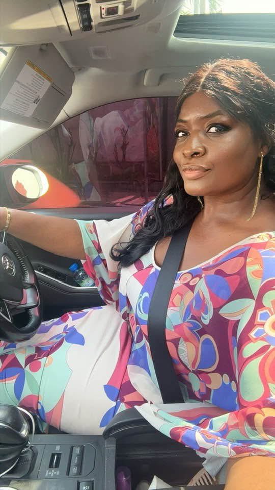 Le bon côté du contrôle routier, tout le monde le sait, fini les embouteillages. 
Hier et aujourd’hui, je me suis rendue à B-one, en 5 fois moins de temps que par le passé, de Socimat à pigeon. 
Mais… on ne me contrôle pas, les « gilets rouges » ne me demandent pas mes papiers😂