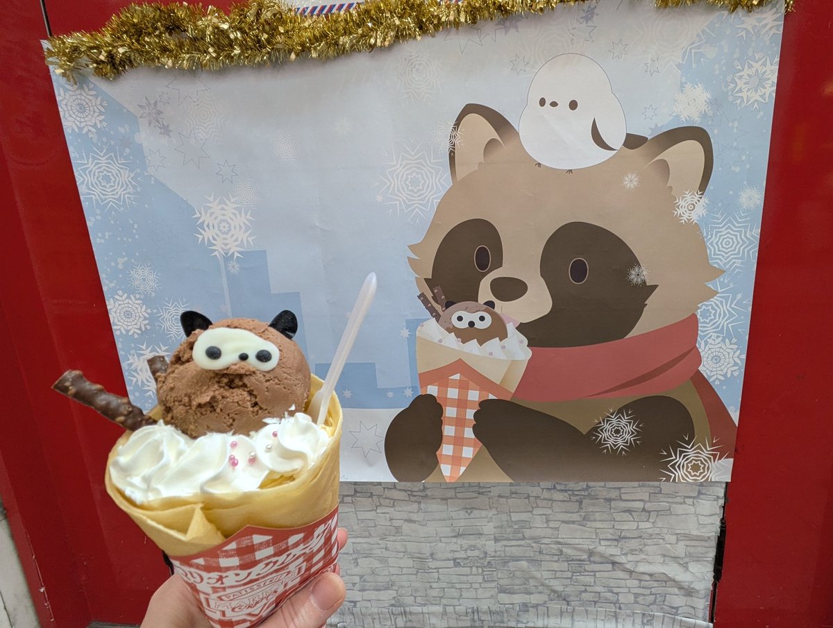 kazuhiropk's tweet photo. 札幌狸小路2丁目マリオンクレープさんにたぬき撮影スポットができてたー！ https://t.co/Jw6q1apgbz