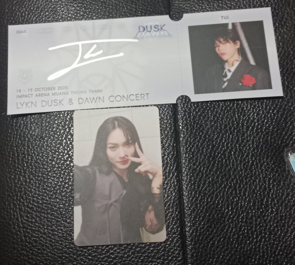 หาแลกเป็นวิลเลี่ยมทั้งคู่  นัดรับหน้าคอนได้ทั้ง 3 วัน 
#ตลาดนัดLYKN
#LYKNDuskAndDawnConcert
#RISERCONCERT