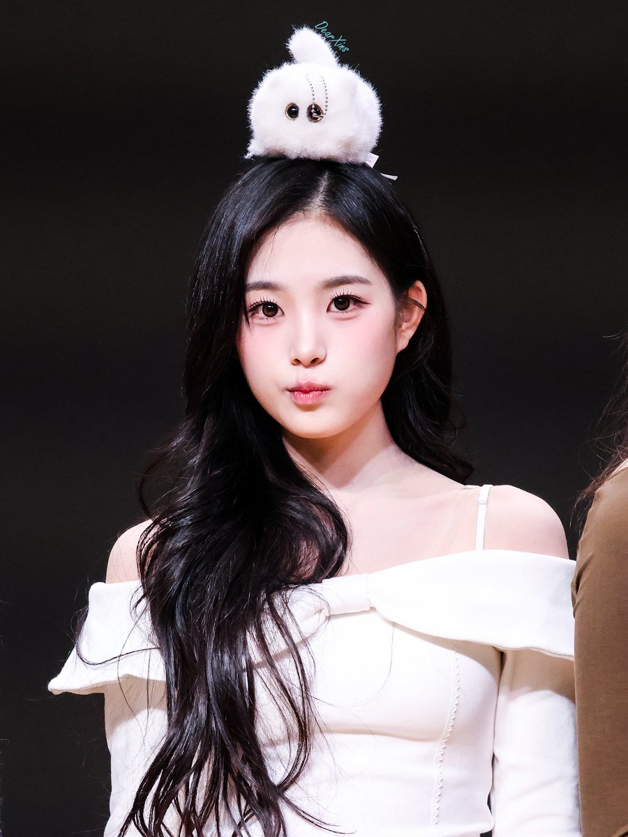 DearXins's tweet photo. 260125 에버라인 팬사인회 3P
#트리플에스 #tripleS #지연 #JiYeon https://t.co/R6myLwnmH8