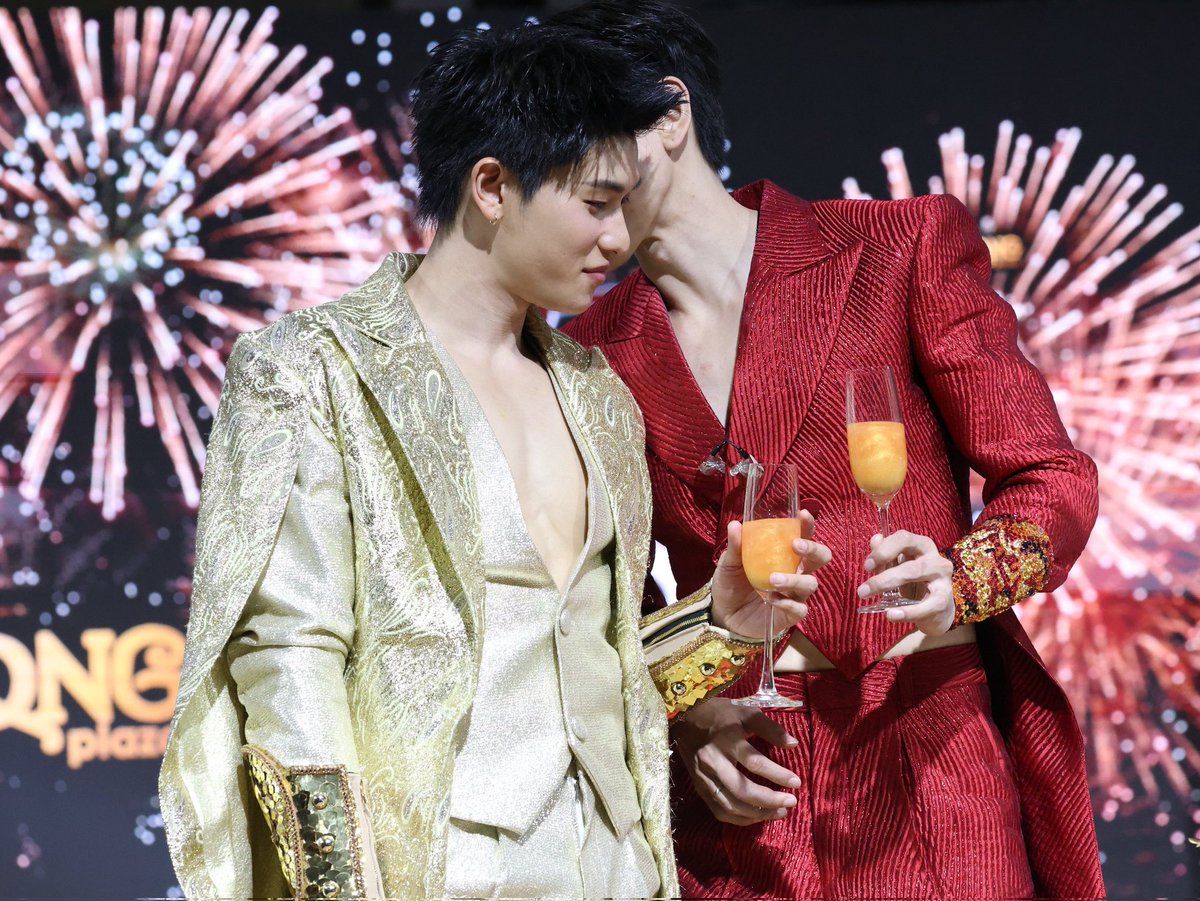 เชิญเจ้าบ่าว หอมแก้ม เจ้าสาวได้เลยค่ะ
💍💐 

KRUNGTHONG x DAOUOFFROAD
#Krungthong25THxOUROAD