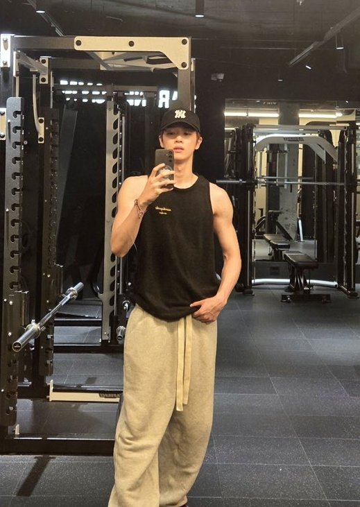 riize.city tweet media