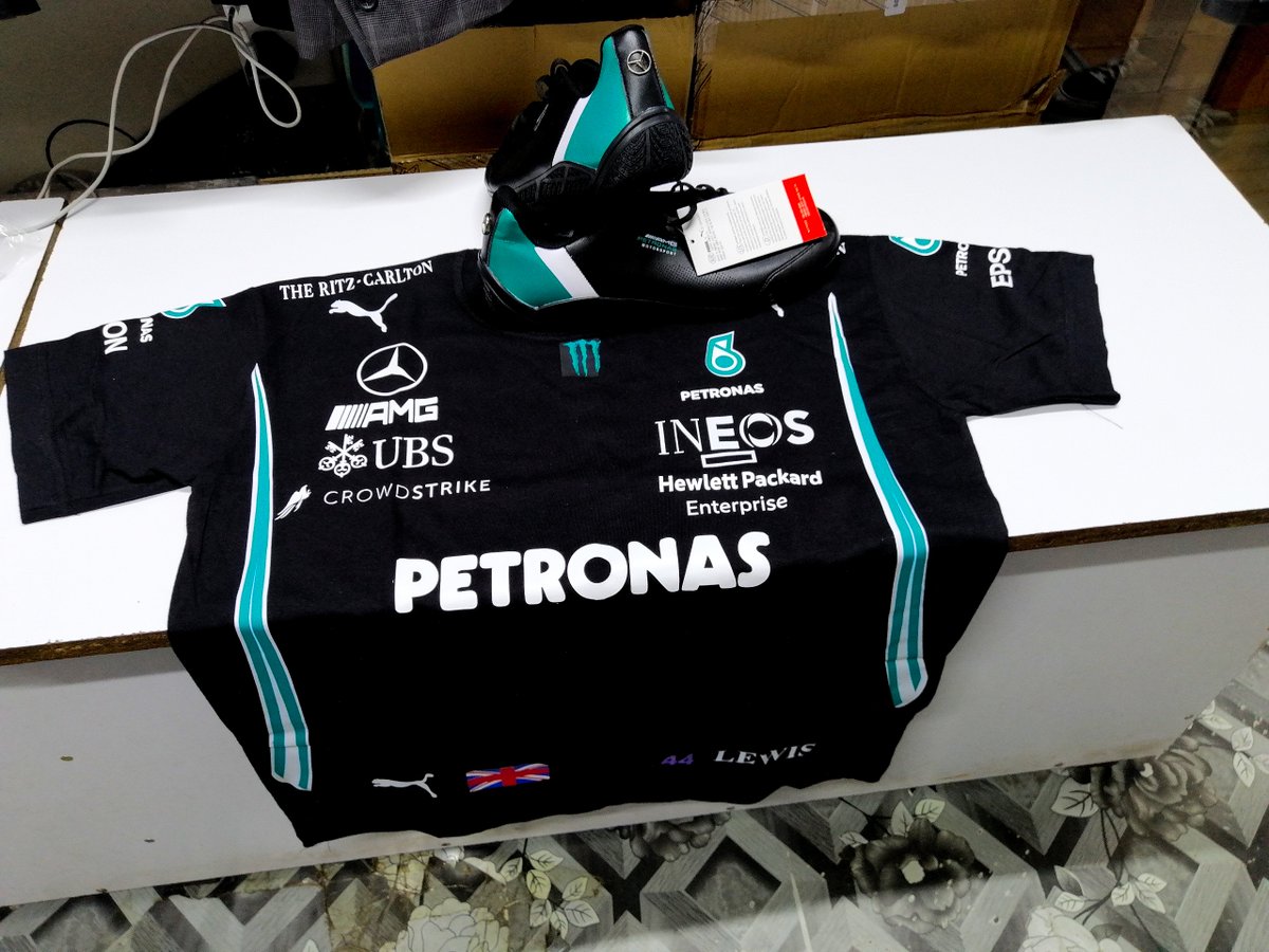 yahusuahF1's tweet photo. Elevate your style with a sleek MERCEDES BENZ T-SHIRT! 🏎️✨

Ideal for car lovers or those who enjoy luxury. 

Whether out and about or relaxing at home, this shirt showcases your passion for performance and elegance. 

Boost your fashion game! https://t.co/3zFIKFML62