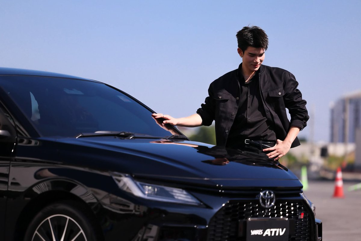 พร้อมแล้วๆ ตื่นเต้นๆ รออรีเซนเตอร์คนเก่งToyota

TOYOTA x FOURTH
#TOYOTADRIVEFININLOVExFourth