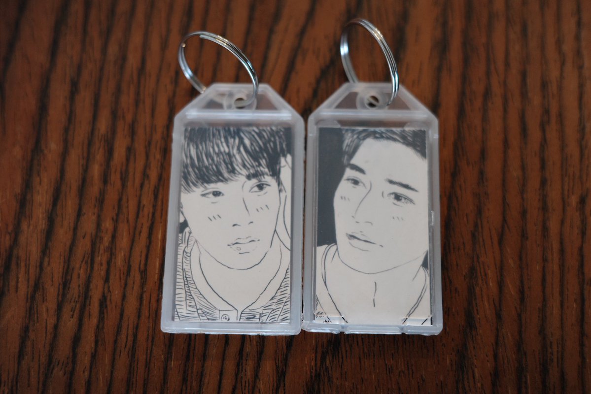 GAできた！タイで買ってきたチープなネームチャームで作ったみくちゃん歴代キャラチャーム、もちろん裏面は各々のダーリン。よかったら貰ってください！チョコverもあります。
#FanEventTokyoxMix