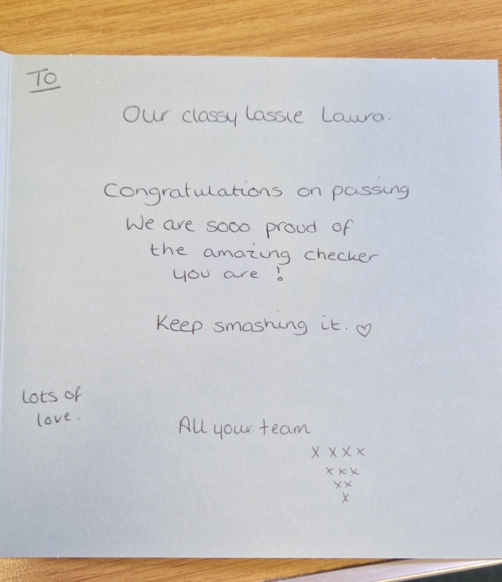 Laura 👛 tweet media