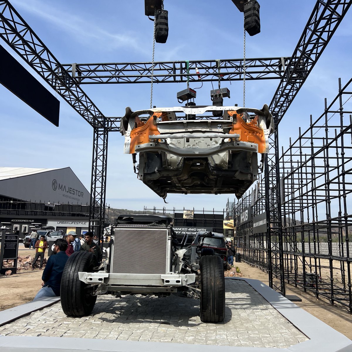 Ladder Frame, Body & Differential Lock mechanism displayed for MG Majestor