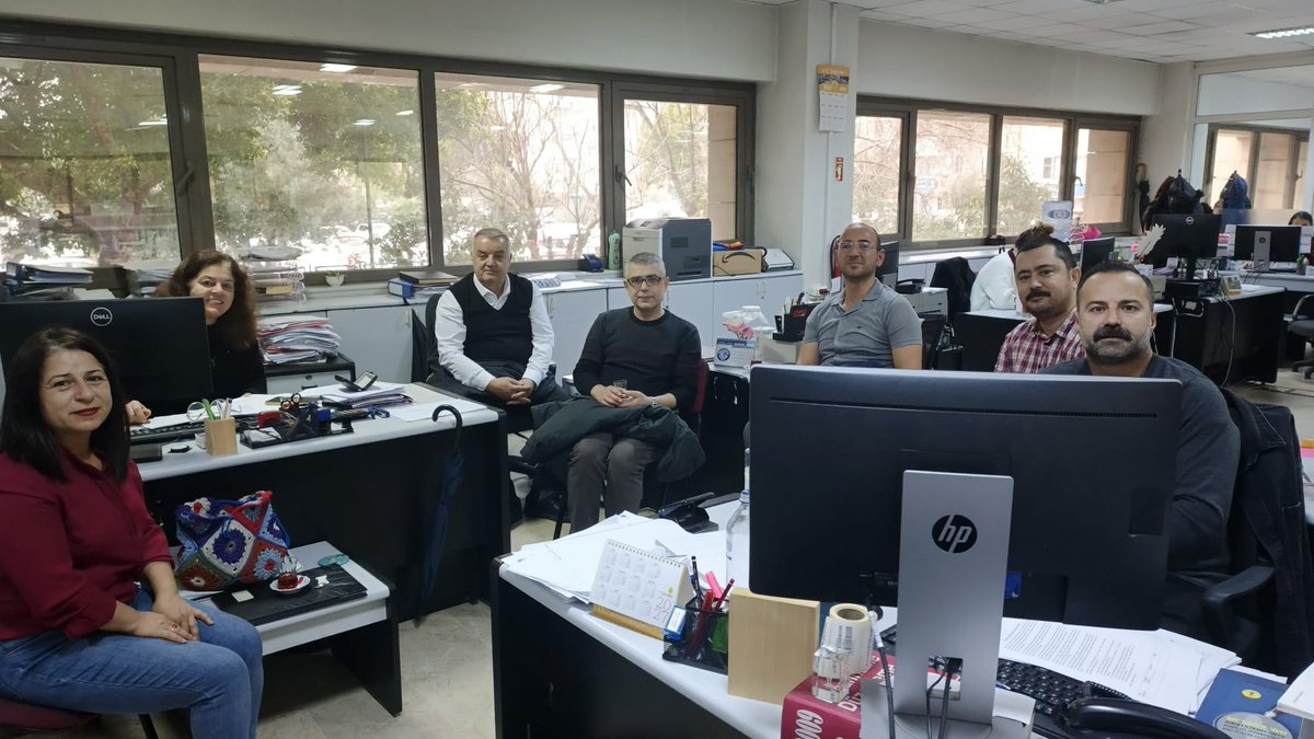 BESAntalya's tweet image. “Geleceğimize sahip çıkıyoruz!” şiarıyla Antalya Defterdarlığında arkadaşlarımızla buluşmaya, haklarımız ve güvenceli yarınlarımız için birlikte mücadele etmeye devam ediyoruz.
BES var, mücadele var! ✊