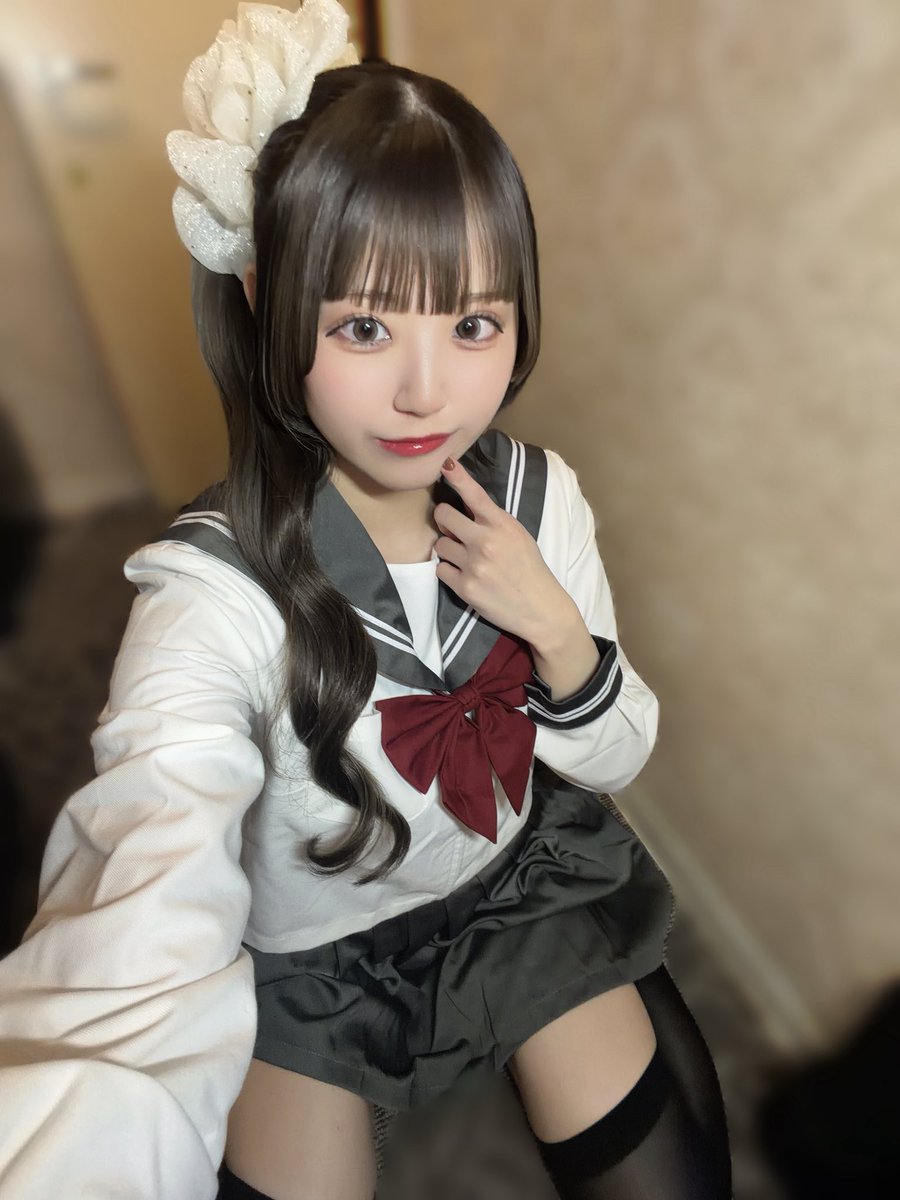 セーラーもブレザーも可愛かったですかー❓😼💗 登校してくれた生徒も