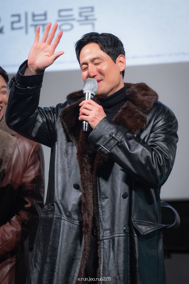 26.02.11 휴민트 무대인사
in CGV 영등포

박해준

#휴민트 #박해준