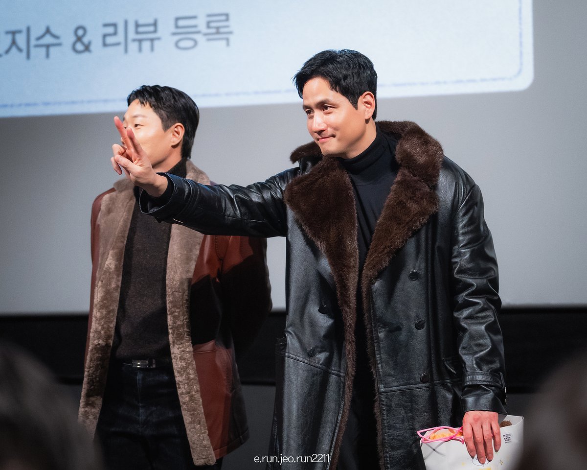 26.02.11 휴민트 무대인사
in CGV 영등포

박해준

#휴민트 #박해준