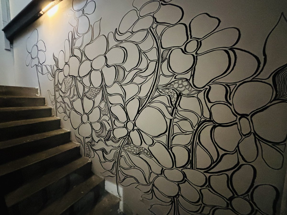 こっからあとどれくらい行けるか
#イラスト  #ペン画　
#絵描きさんと繋がりたい
#イラスト好きさんと繋がりたい   
#絵柄が好みっていう人にフォローされたい