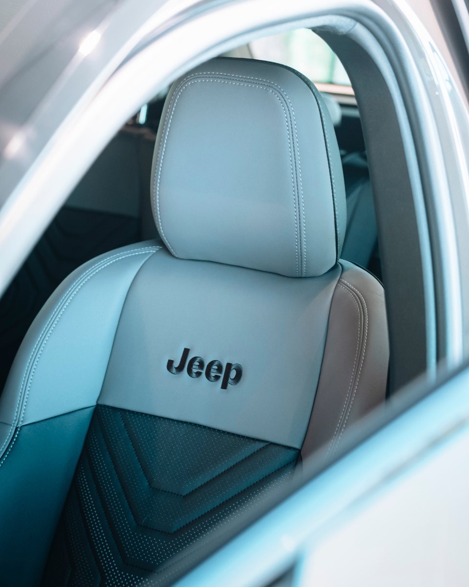 GruppoAutosat's tweet photo. 🚘Nuova Jeep Compass.
Design più scolpito, firma luminosa inedita e interni con maggiore comfort e tecnologia.⚡️
Ogni dettaglio parla di evoluzione, su strada come fuori.
📍 Provala da @GruppoAutosat .
@JeepItalia #NuovaJeepCompass https://t.co/172gvIAwTE