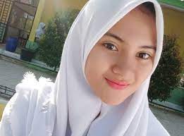 Rebbuh1's tweet photo. rek capek rasanya punya pasangan yg nggapernah mau terbuka, tiap dia punya masalah apapun gapernah cerita, padahal aku siap menjadi payung untuknya, aku selalu open apapun cerita ke dia, tapi dia seperti punya banyak hal yg ditutupi hanya karna nggamau aku ikut mikir https://t.co/vOxETYejpE