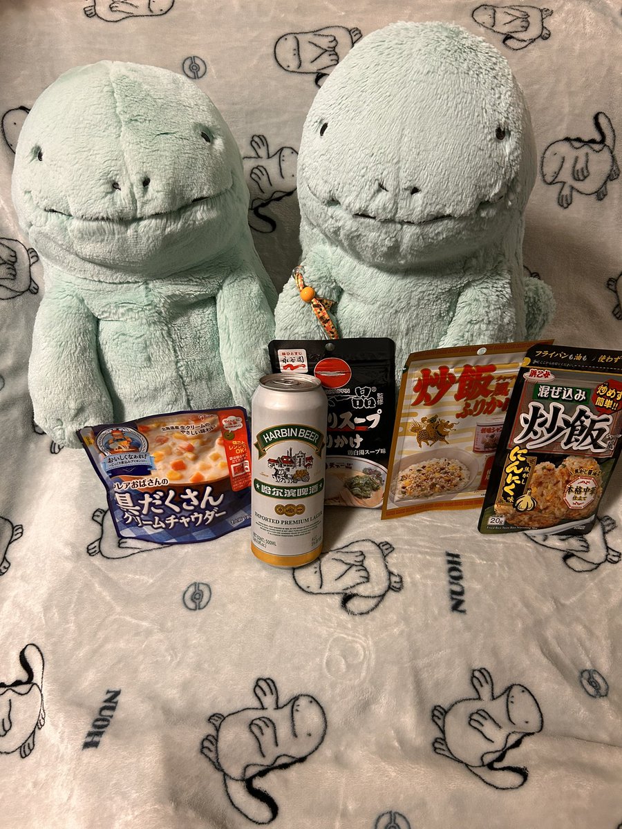 お届け物便1弾‼️
ギャン中さんから
<a href="/gintoki2580/">世紀末覇者ヌオウ</a> 
深夜の飯テロに最高なチャーハンのふりかけと台湾産ビールが6本届きました🍺
最高⋆͛⋆(>▽<)🍚✨️
お気遣いありがとうございました😊