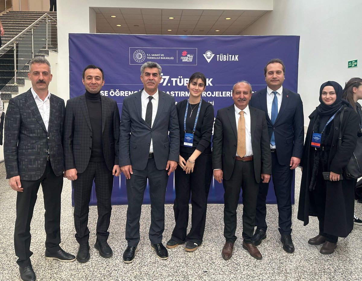 kovncilarbilsem's tweet photo. 57. TÜBİTAK Lise Öğrencileri Araştırma Projeleri Bölge Yarışmasına Fen Bilgisi Öğretmenimiz Kübra YAVAŞ’ın danışmanlığında katılım sağlayan öğrencimiz Elif Ecrin Nur KOCİ’ye göstermiş olduğu gayret ve vermiş olduğu emeklerden ötürü teşekkür ederiz… @elazigmem @KovancilarMem https://t.co/3DfBMwZlQl